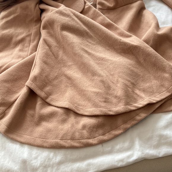 Adorable coat! - Picture 4 of 8